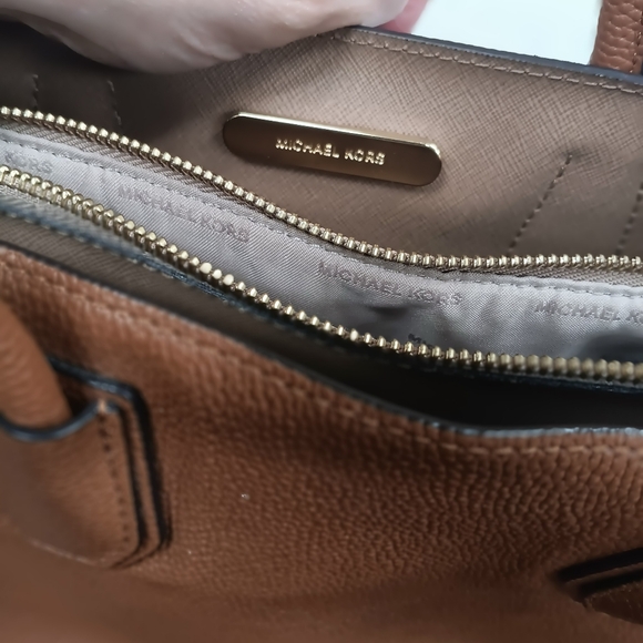 Michael Kors Purse Brown Pebble Mercer Tote Crossbody Strap w/ Dust Bag - Picture 10 of 11